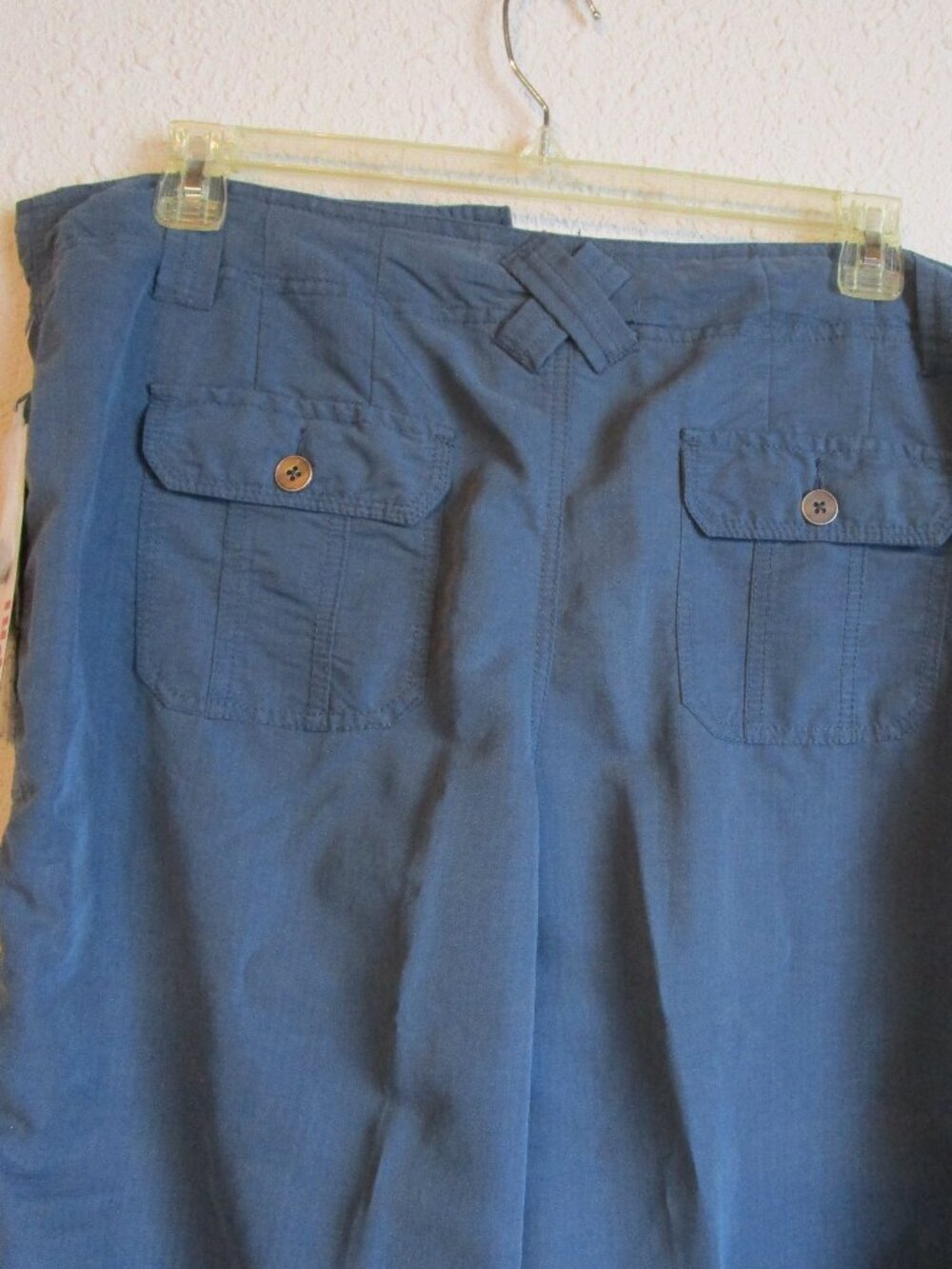 Capris Size 18, Rayon polyester blend. Multiple pockets, drawstrings. NWT - Picture 3 of 12